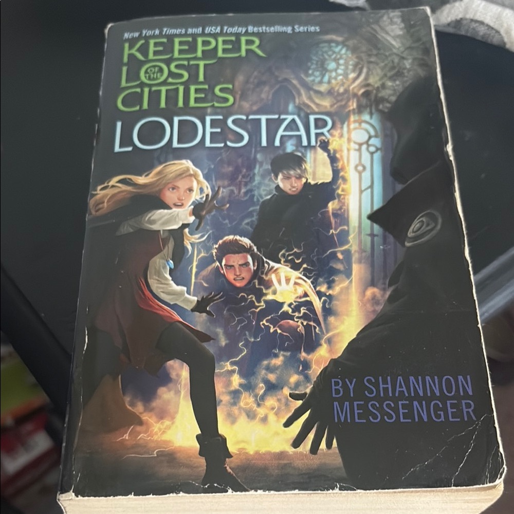 Keeper of the Lost Cities: Lodestar Book